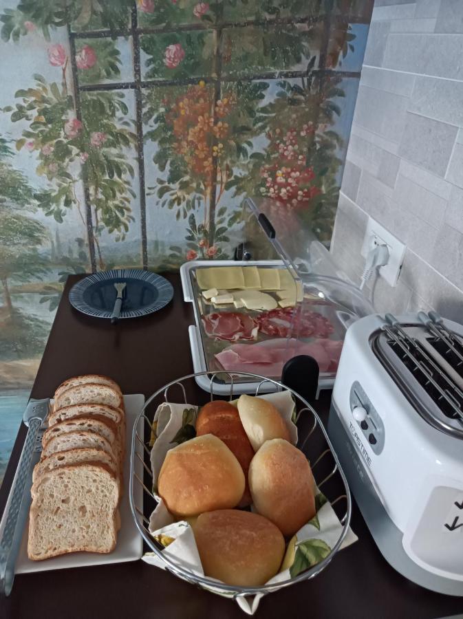 プロヴァーリオ・ディゼーオ Riflessi D'Arte Bed & Breakfast エクステリア 写真